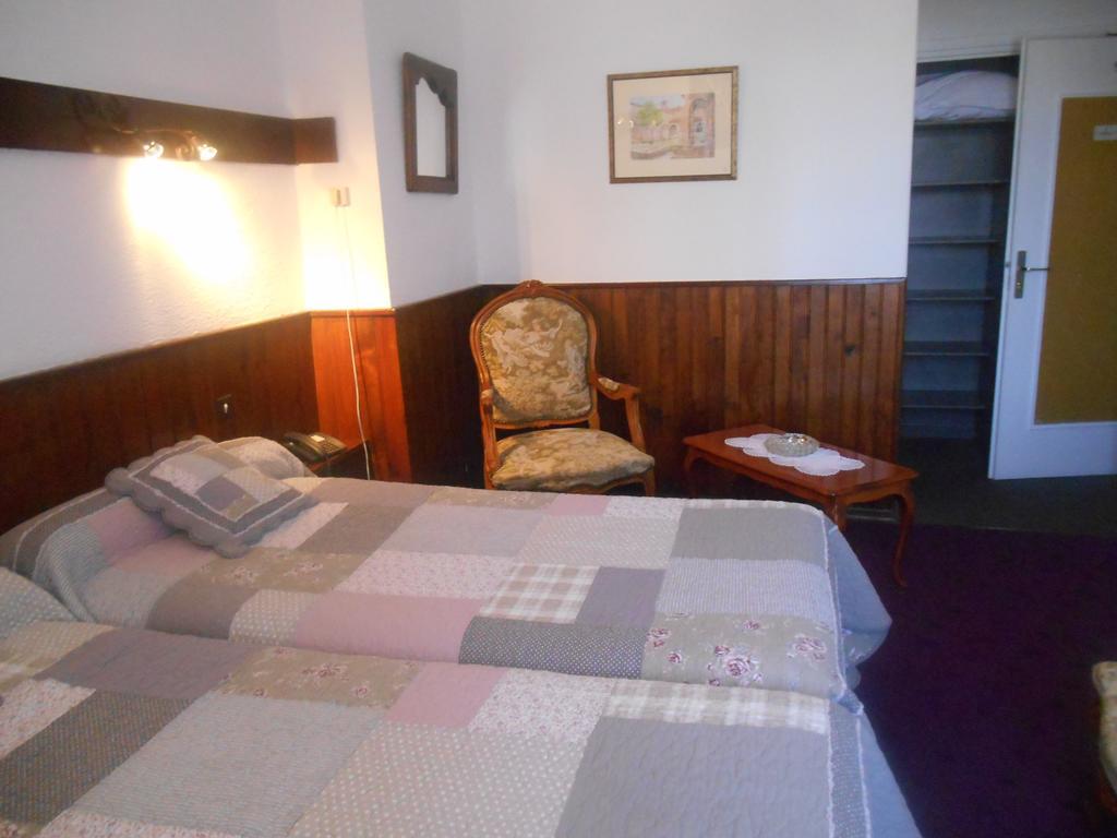 L'Echo Et L'Abbaye Bed & Breakfast ลาแชส-ดิเยอ ห้อง รูปภาพ
