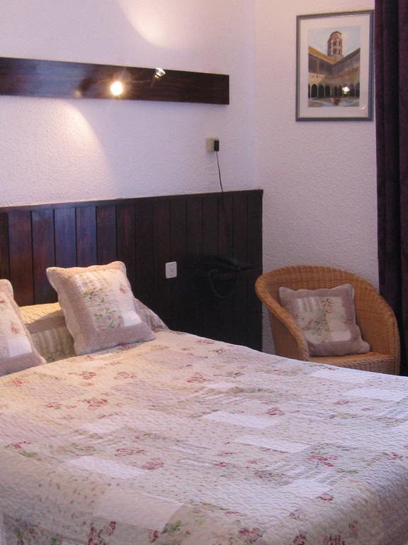 L'Echo Et L'Abbaye Bed & Breakfast ลาแชส-ดิเยอ ห้อง รูปภาพ
