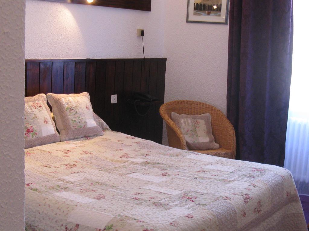 L'Echo Et L'Abbaye Bed & Breakfast ลาแชส-ดิเยอ ห้อง รูปภาพ