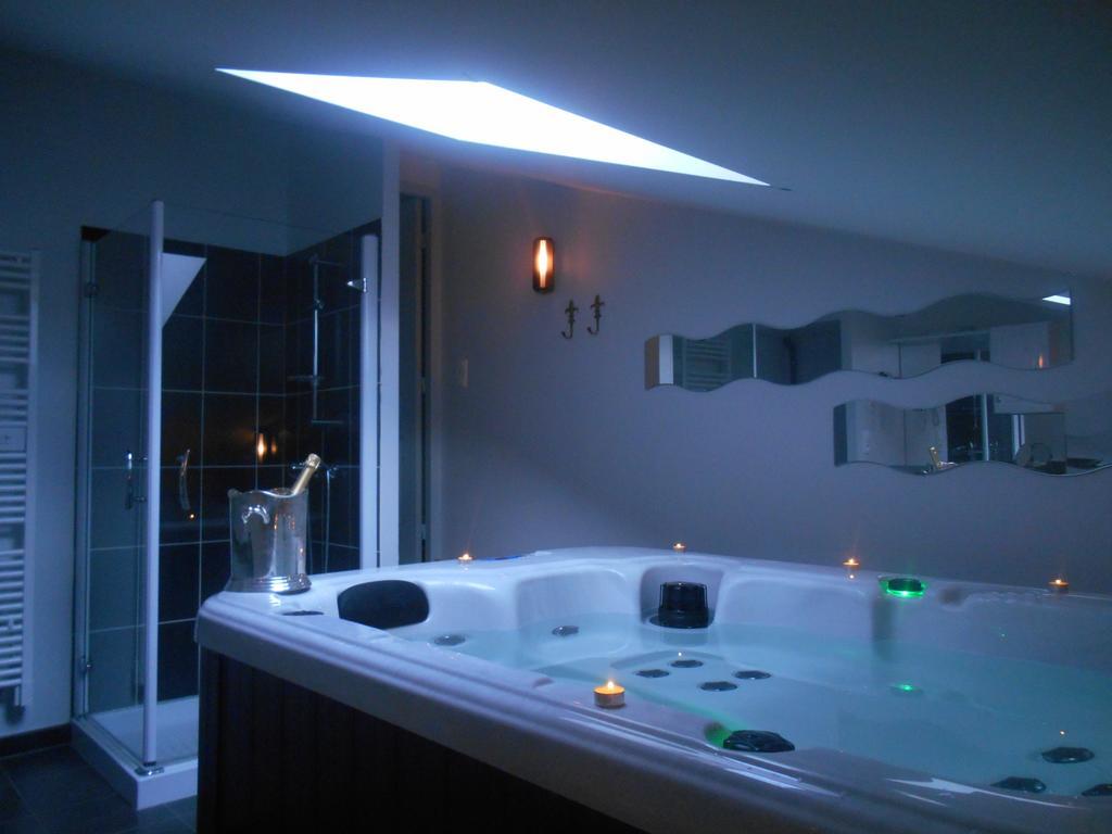 L'Echo Et L'Abbaye Bed & Breakfast ลาแชส-ดิเยอ ห้อง รูปภาพ
